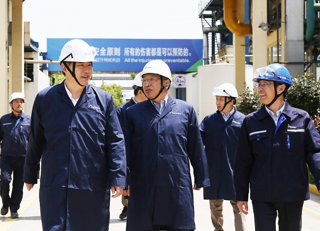 Representatives from China Petroleum and...